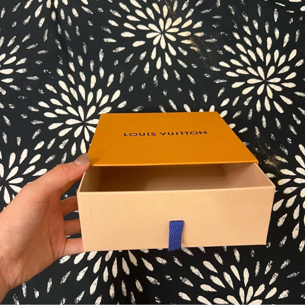 Louis Vuitton new authentic
